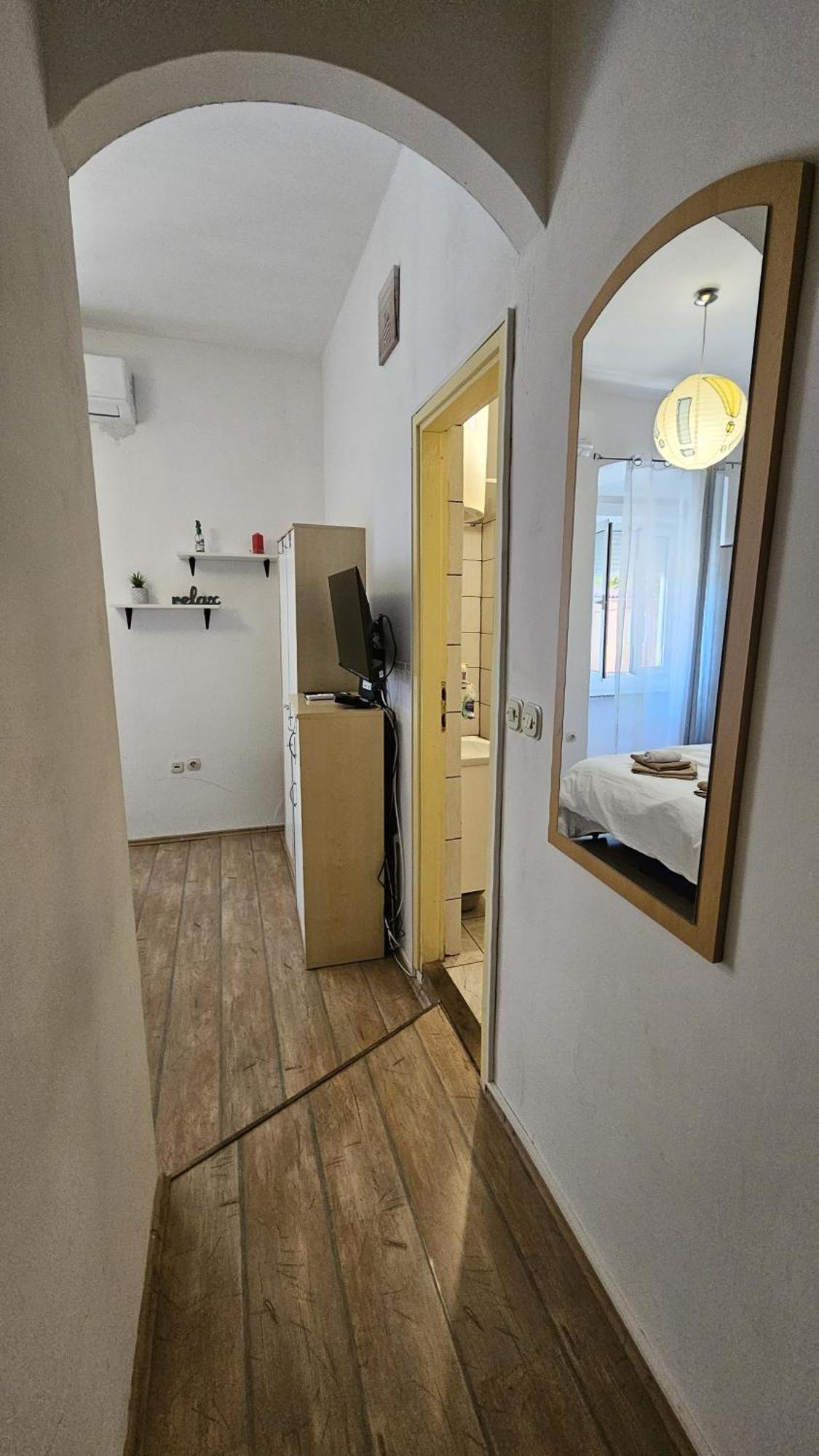 Studio Apartment Kiki For 2, Near Old Town & Beach, Free Wifi Zadar Exterior foto